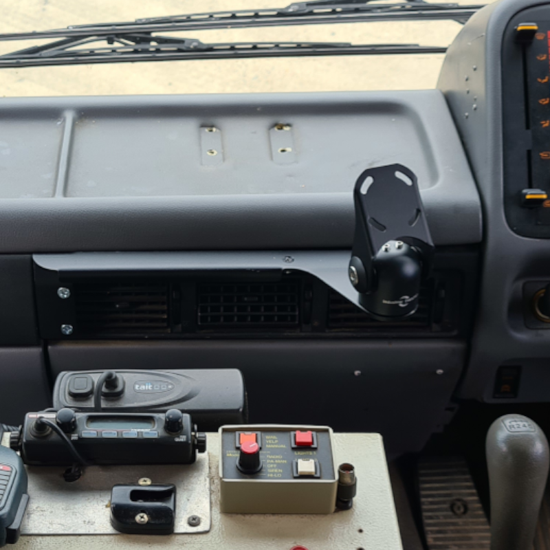 InDash Mount for Hino 500 (1987-02) 3 Seater