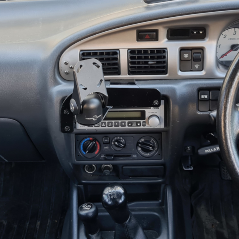 InDash Mount for Ford Courier (2004)