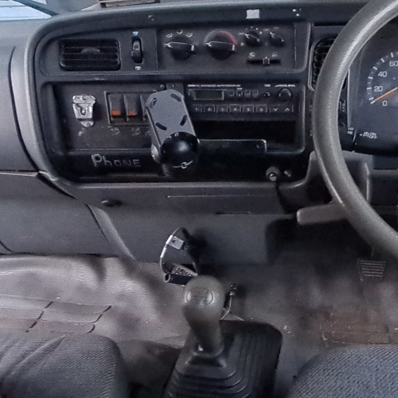 InDash Mount for Mitsubishi Canter 3 Seater (1995-2008)