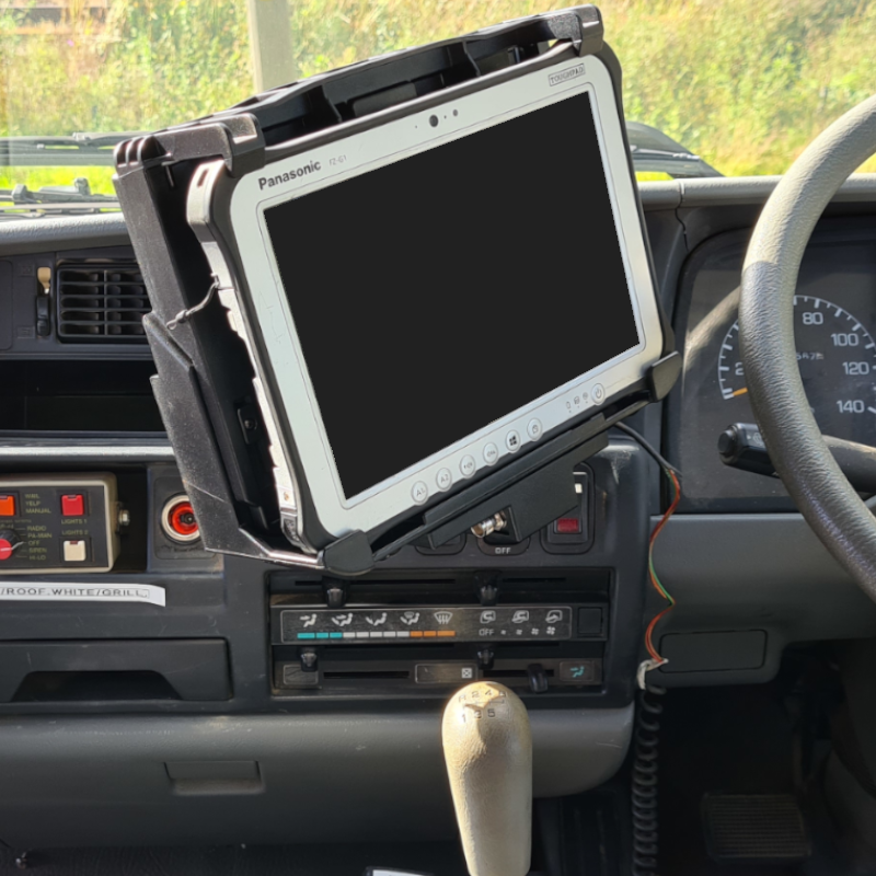 InDash Mount for Mitsubishi Fighter (2000-02)