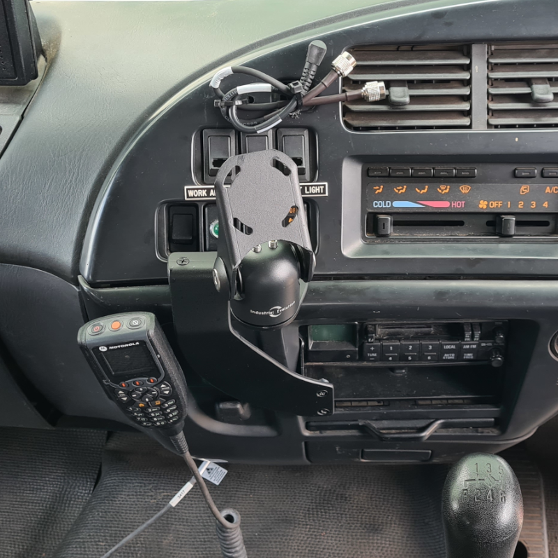 InDash Mount for Isuzu Truck FTS (1997-07) 3 Seater