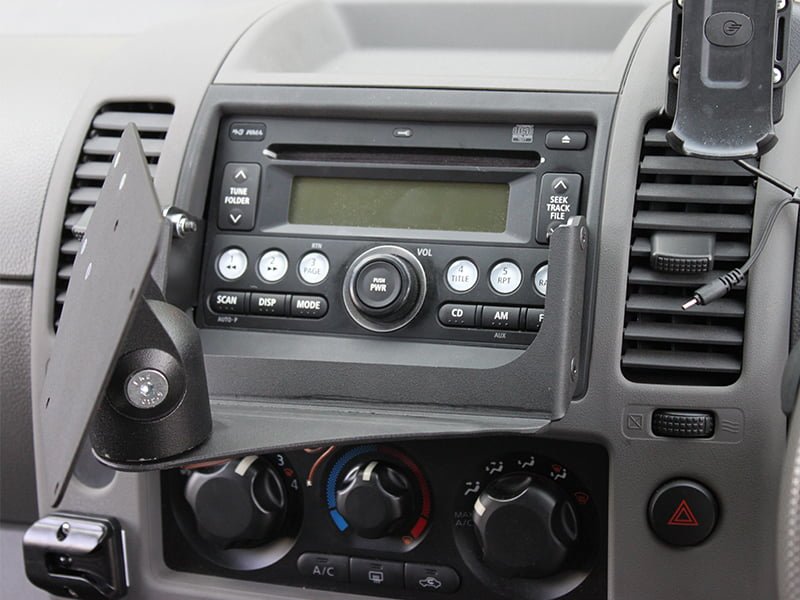 InDash Mount for Nissan Navara (2005-14)