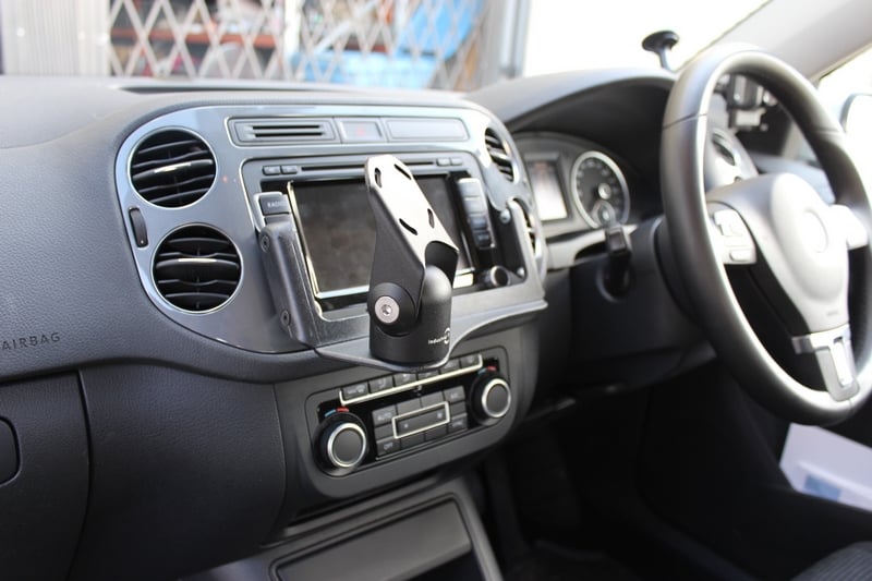 InDash Mount for Volkswagen Tiguan (2008+)