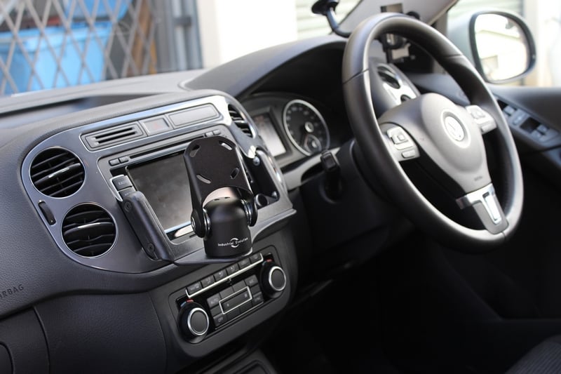 InDash Mount for Volkswagen Tiguan (2008+)