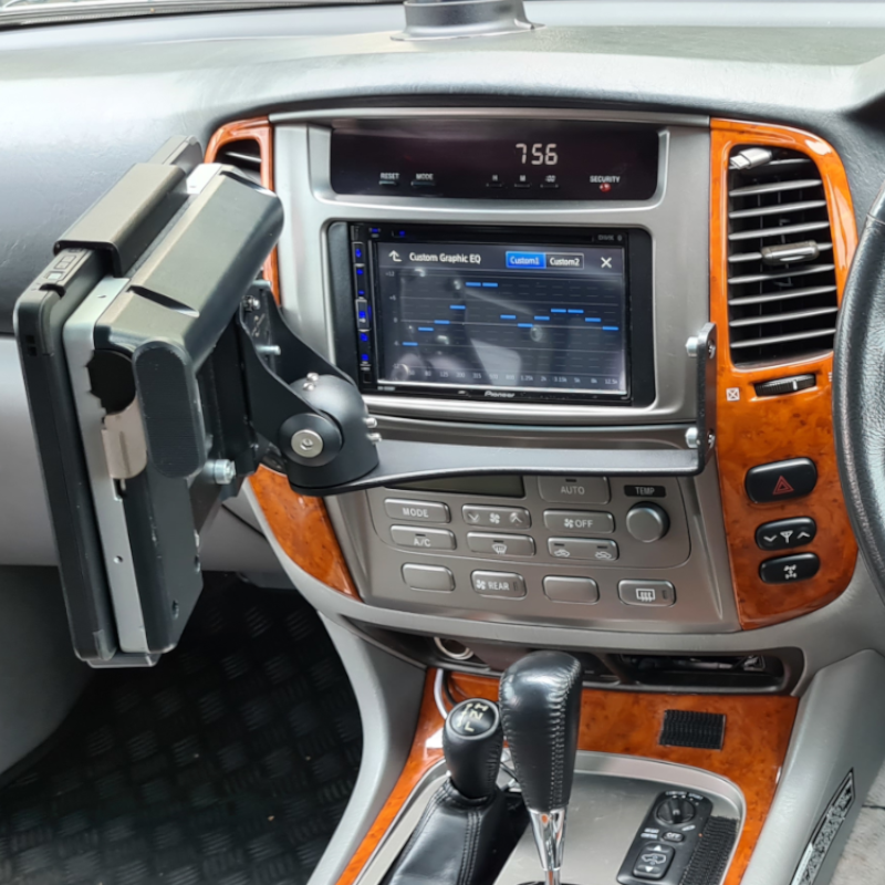 InDash Mount for Toyota LandCruiser 100/105 (2003-07)