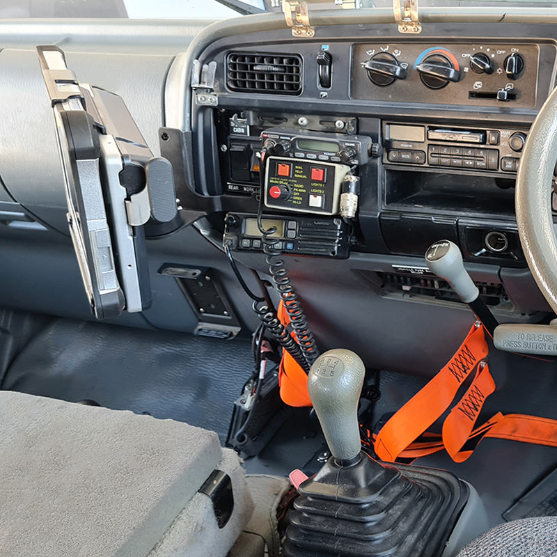 InDash Mount for Mitsubishi Canter 2 Seater (1995-2008)