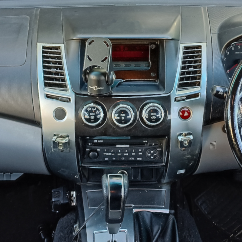 InDash Mount for Mitsubishi Challenger (2009-12)