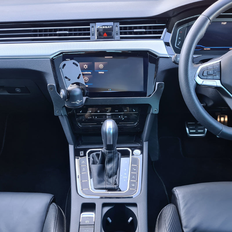 InDash Mount for Volkswagen Passat (2018+)